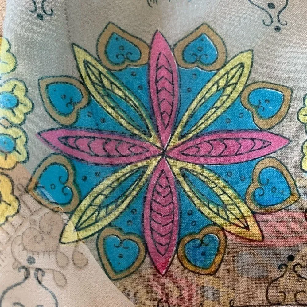 Vtg silk detailed design beige, blue, pink yellow